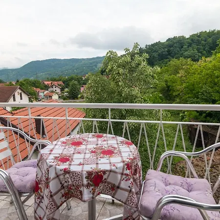 La Casa De Basta Bajina Basta