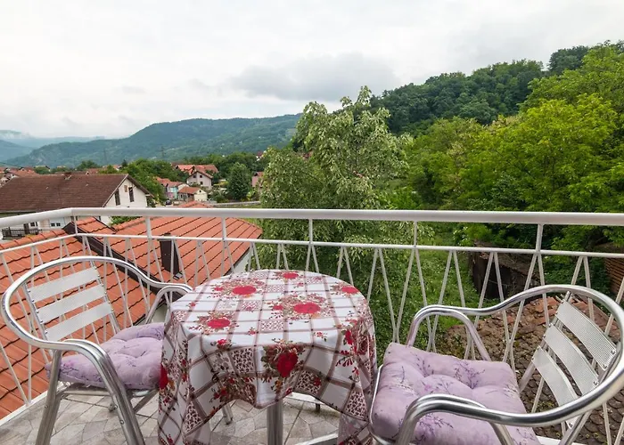 La Casa De Basta Bajina Basta